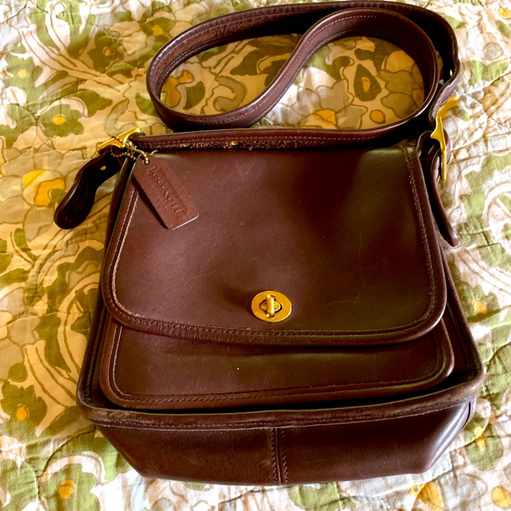 Coach crossbody/rich brown!